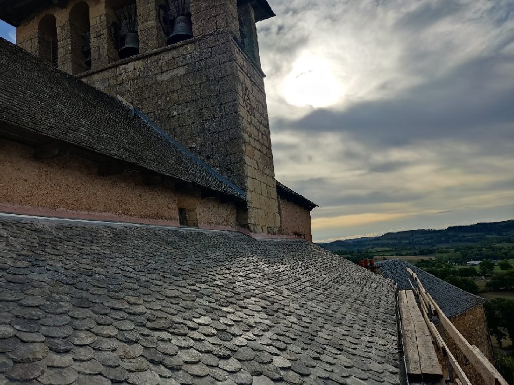 Lire la suite à propos de l’article Rénovation d’une partie du toit de l’église de Ceyrac